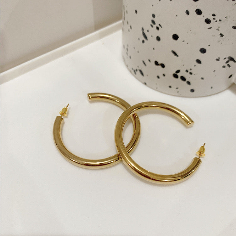 “Cee” Hoops